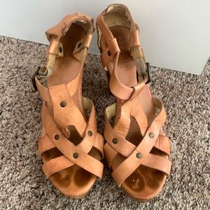 Bed Stu brand Vanessa style cobbler series wood/leather heels. Sz 9.5